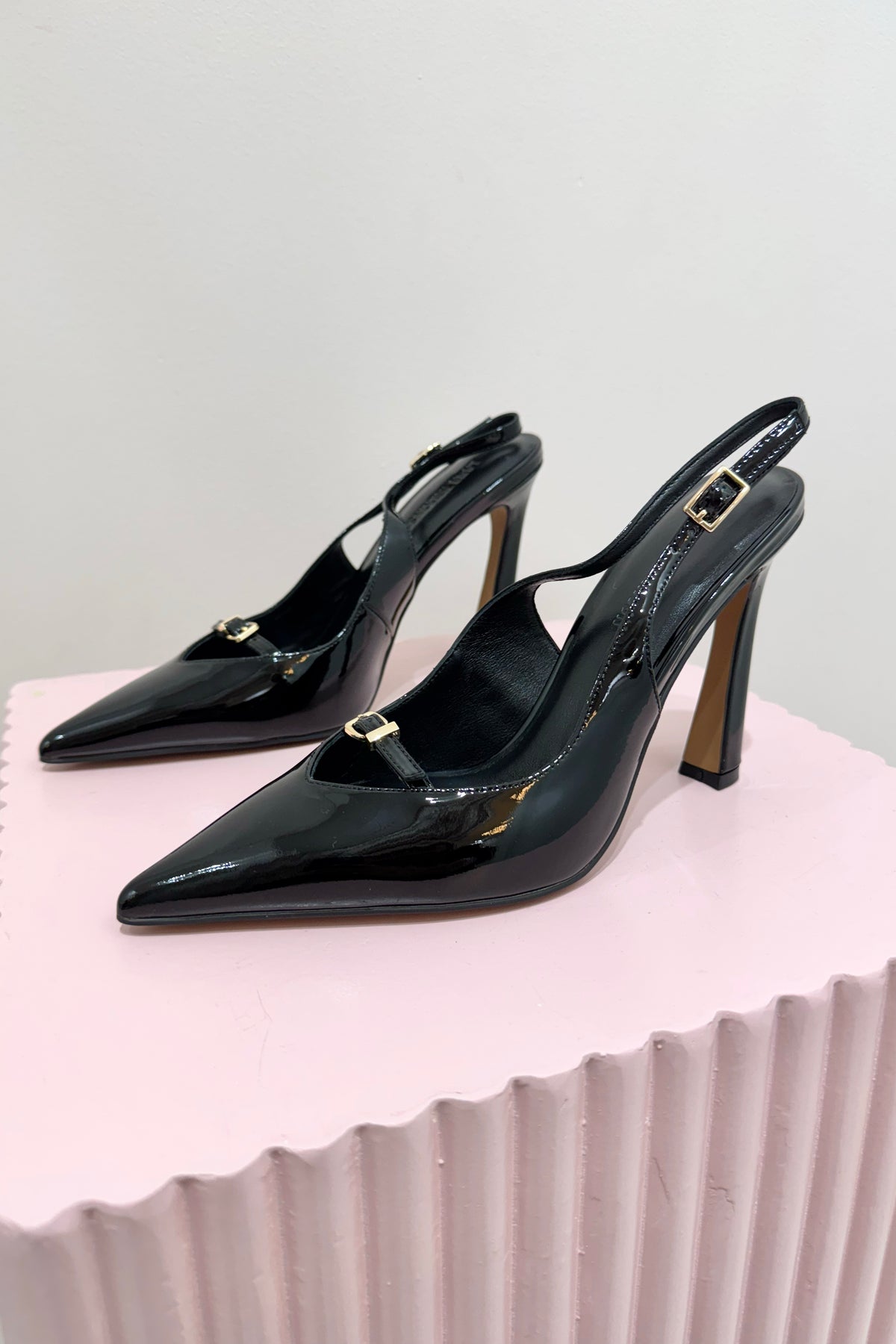 Lana Wilkinson Naomi Pump | Black
