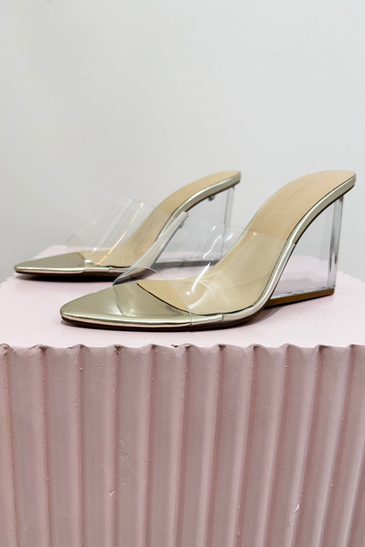 Lana Wilkinson Suzy Wedge | Gold