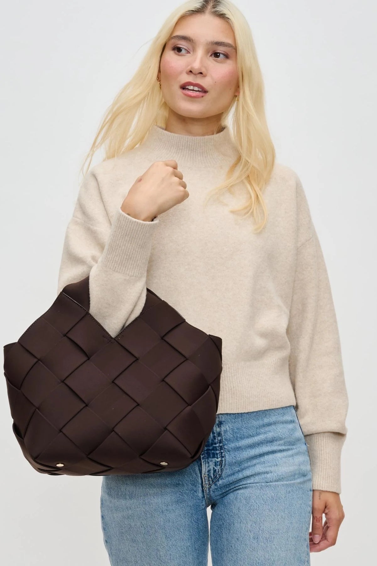 Sol And Selene Resilience Woven Neoprene Bag | Chocolate