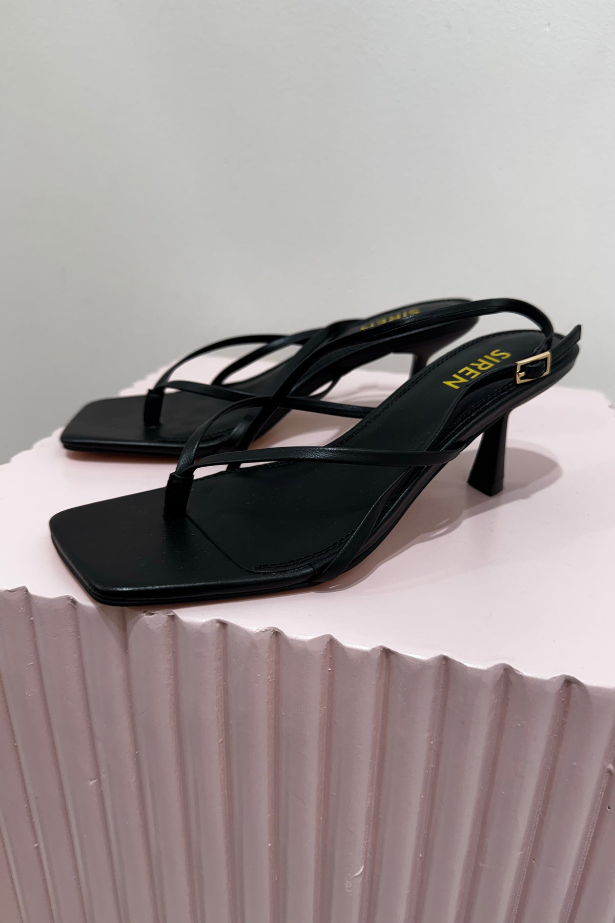 Siren Santorini Strappy Thong Heel | Black Leather