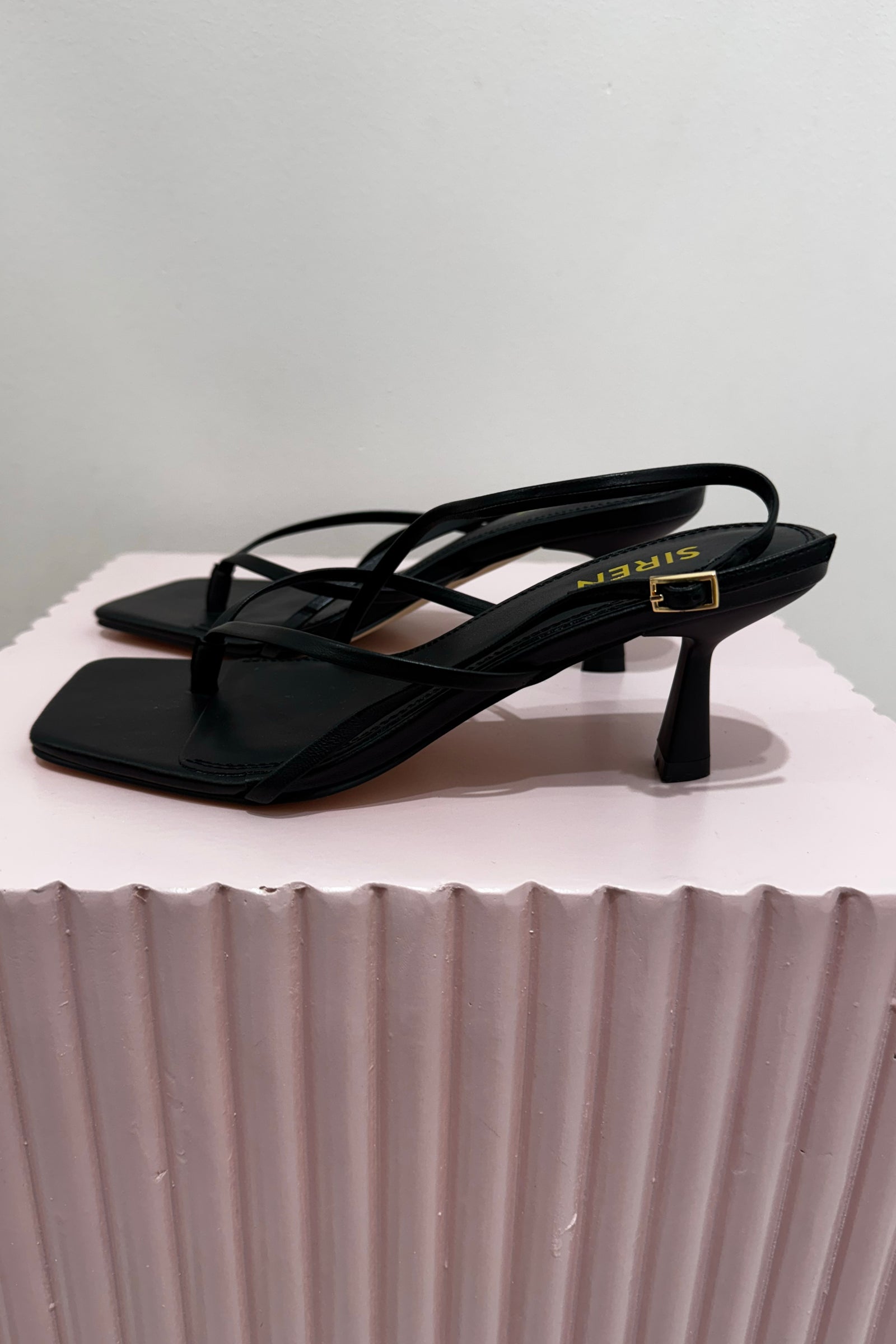 Siren Santorini Strappy Thong Heel | Black Leather