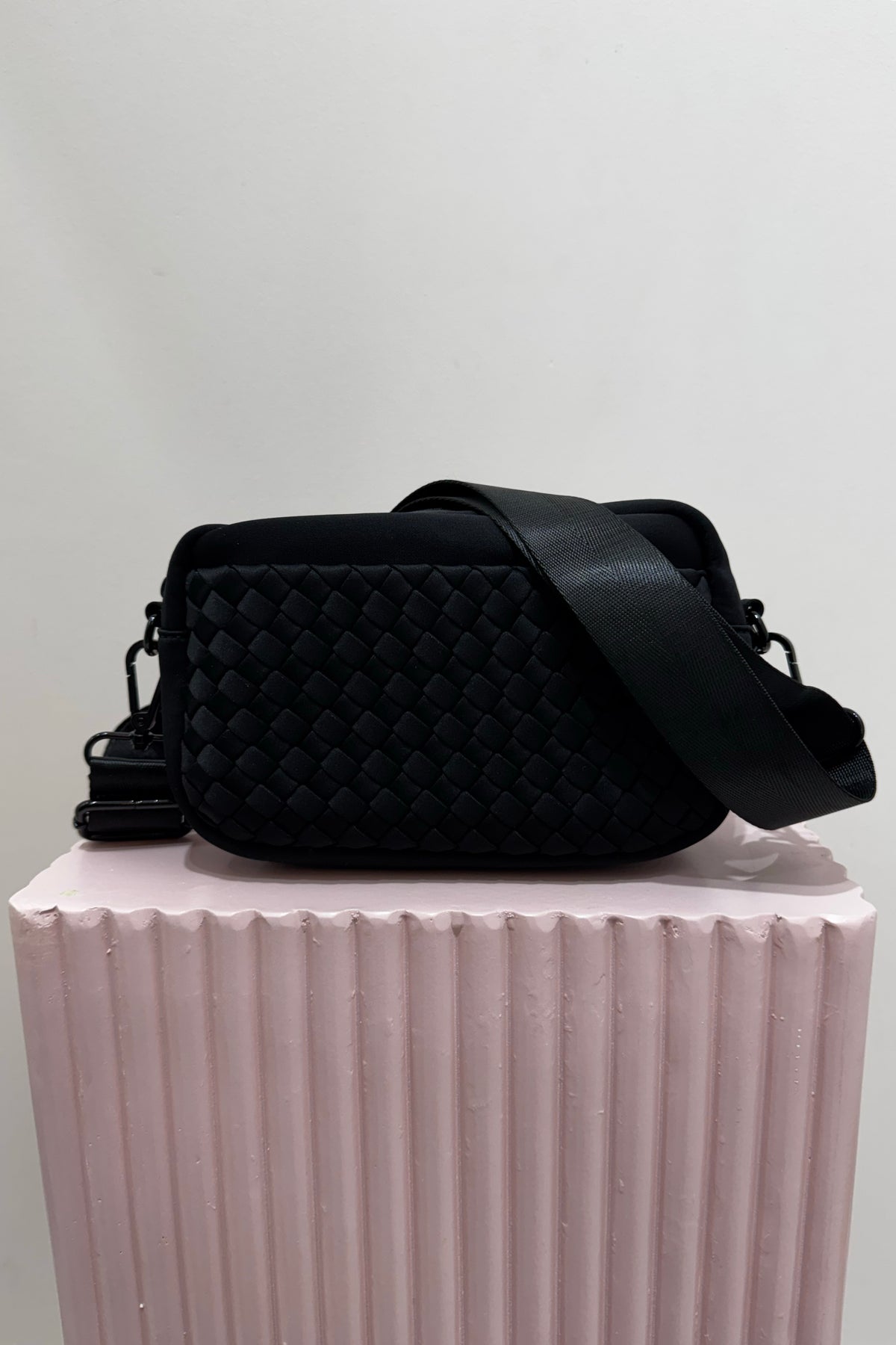 Sol And Selene Inspiration Woven Neoprene Bag | Black