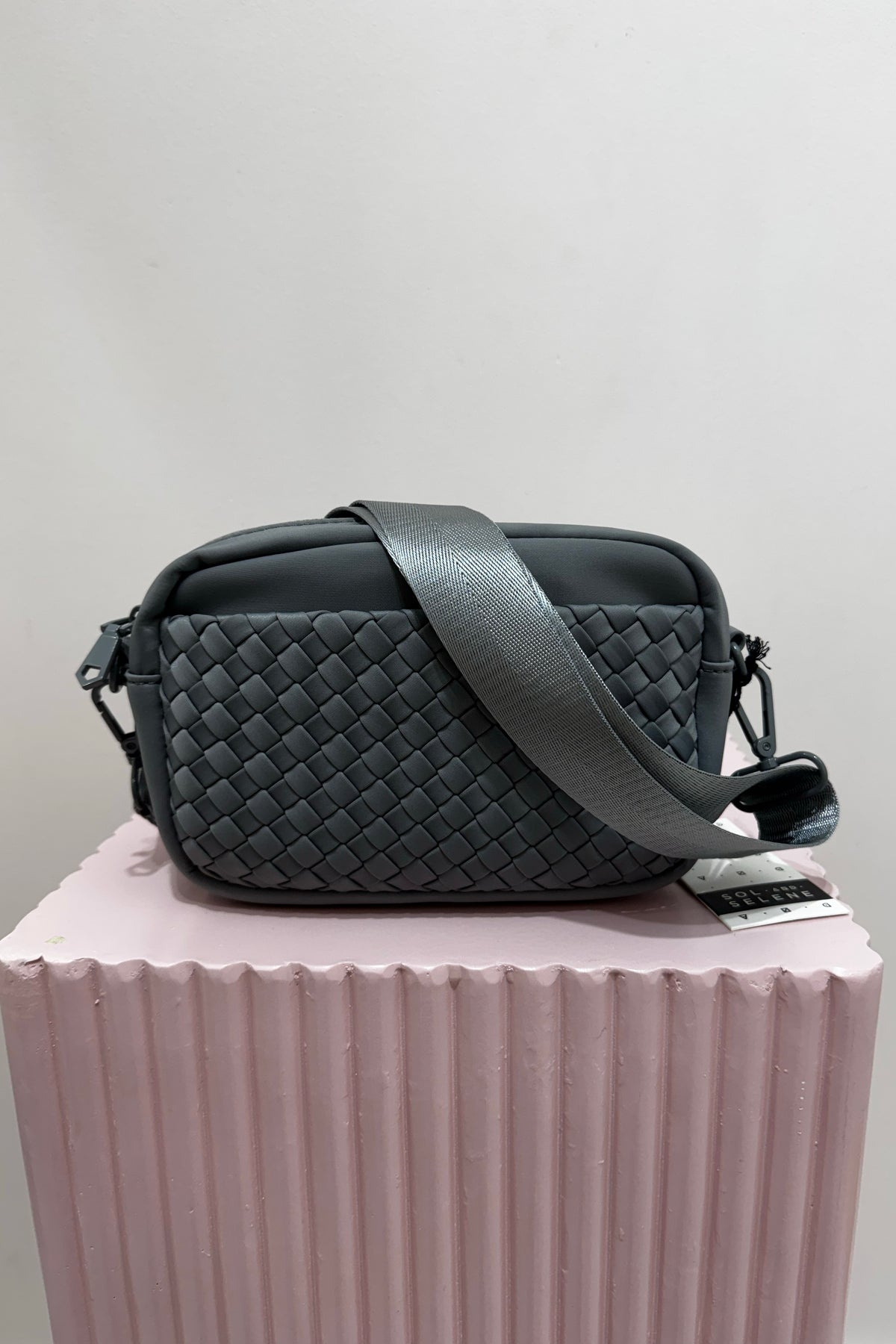 Sol And Selene Inspiration Woven Neoprene Bag | Grey