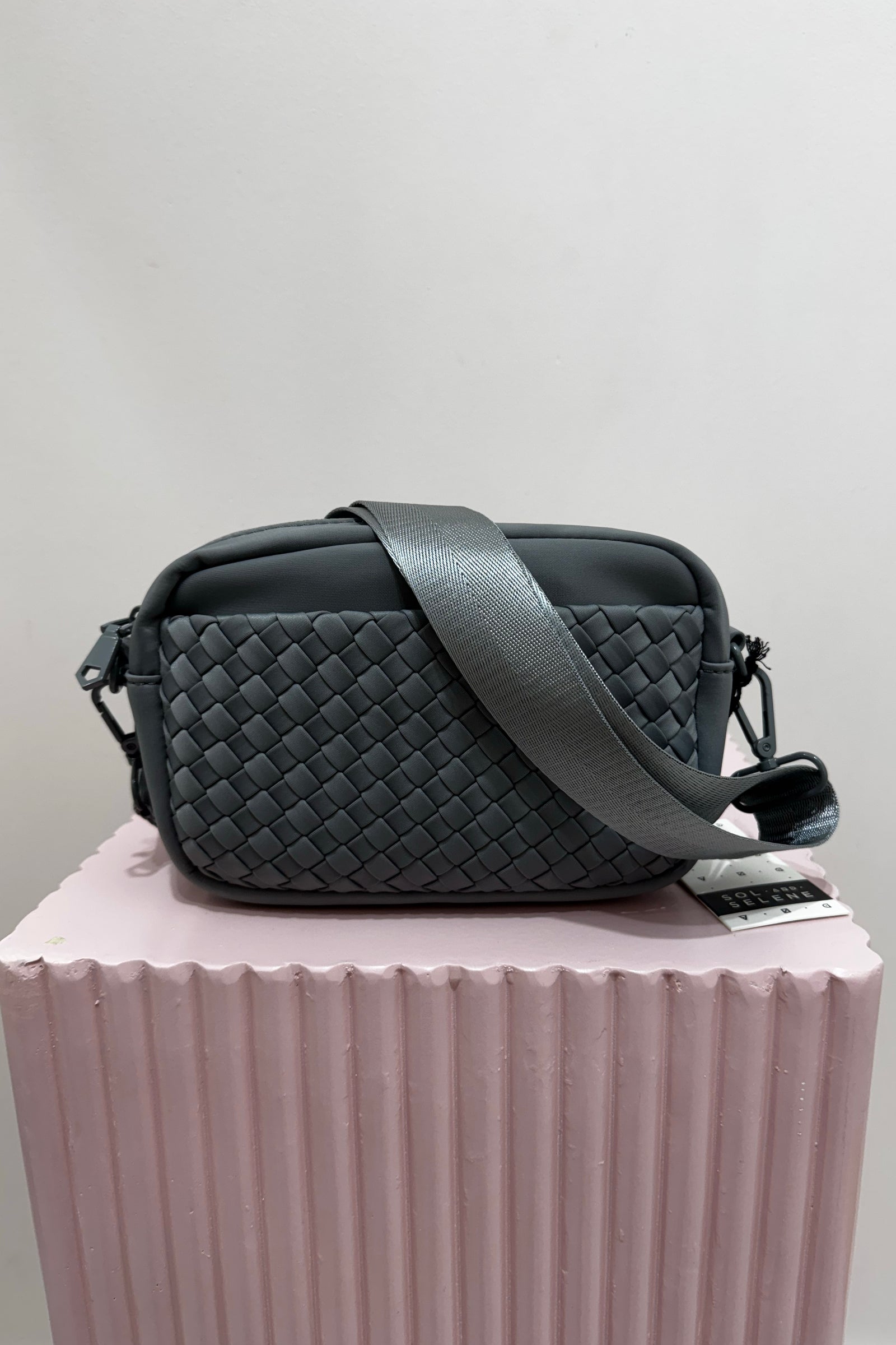Sol And Selene Inspiration Woven Neoprene Bag | Grey