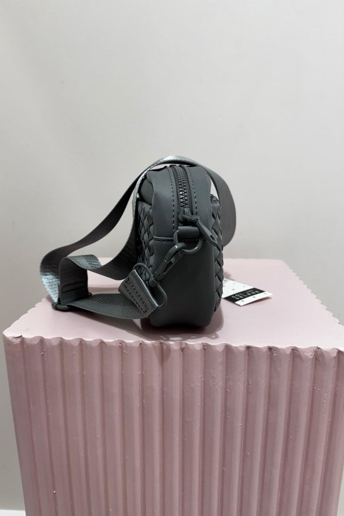 Sol And Selene Inspiration Woven Neoprene Bag | Grey