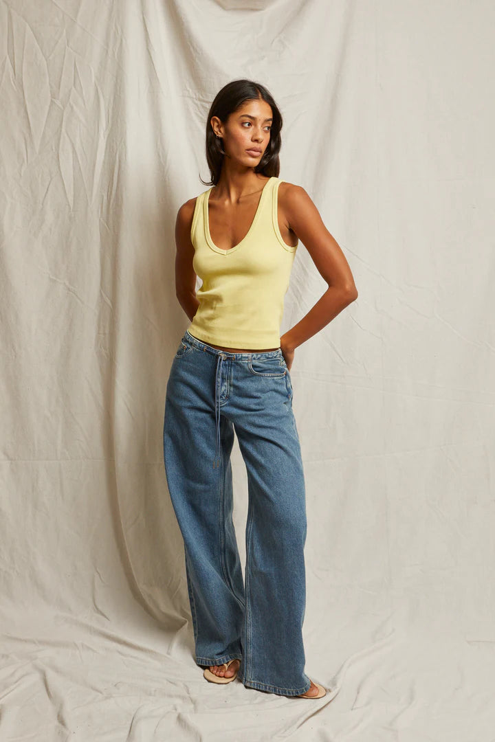 Perfect White Tee Maria V Neck Blondie Tank | Banana