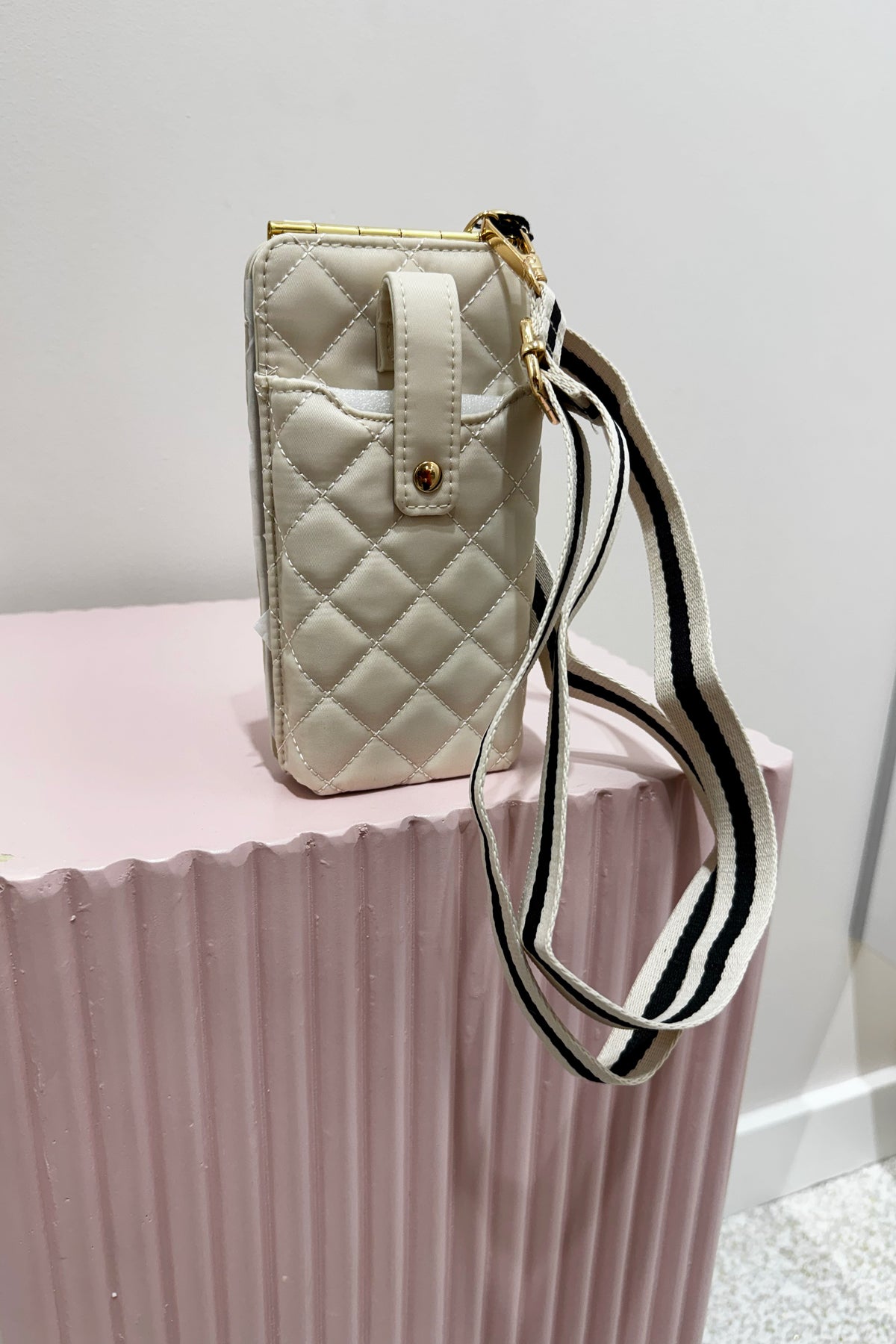 Sol And Selene Duality Quilted Cell Phone Cross Body Bag | Cream