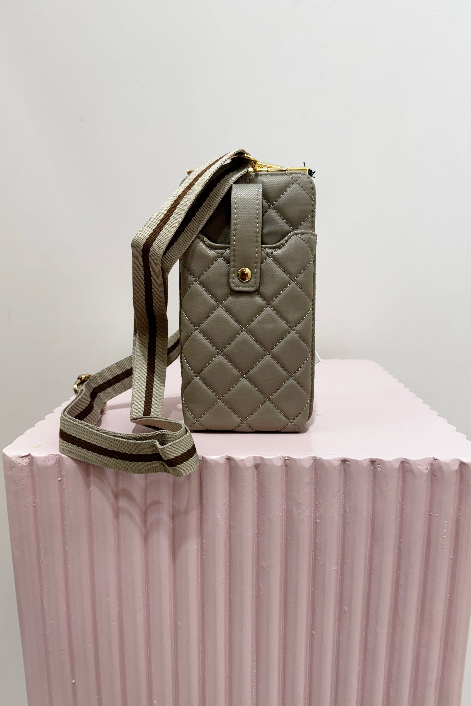 Sol And Selene Duality Quilted Cell Phone Cross Body Bag | Nude