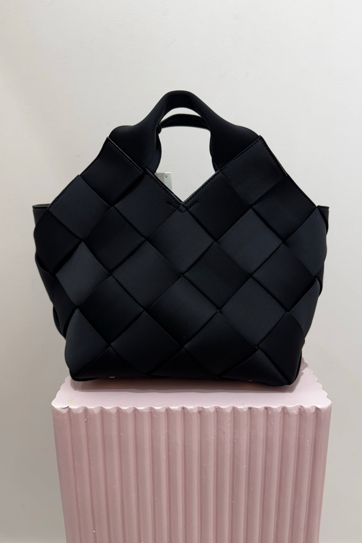 Sol And Selene Resilience Woven Neoprene Bag | Black