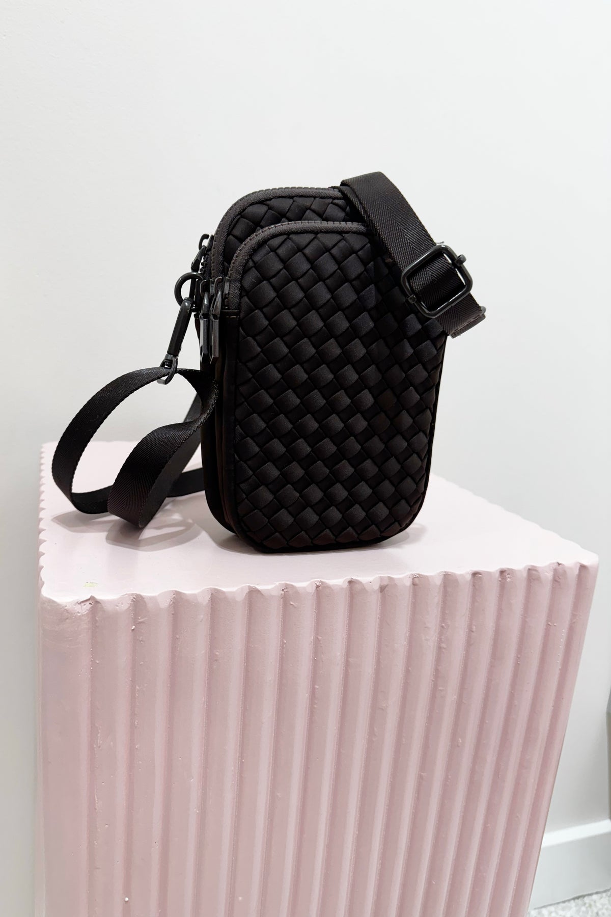 Sol And Selene Divide And Conquer Woven Cross Body Bag | Chocolate