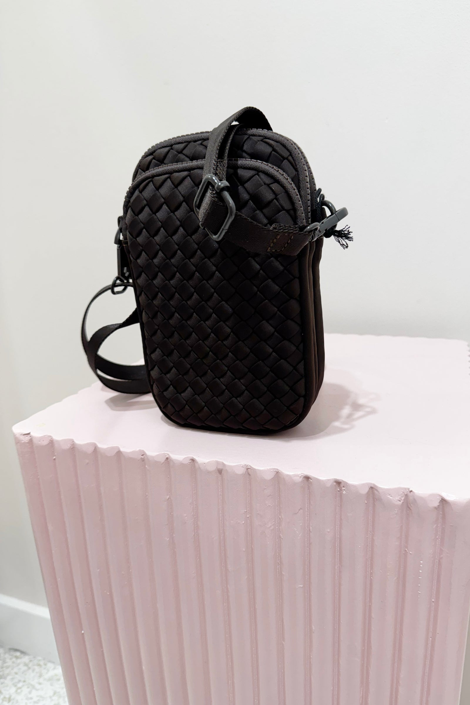 Sol And Selene Divide And Conquer Woven Cross Body Bag | Chocolate