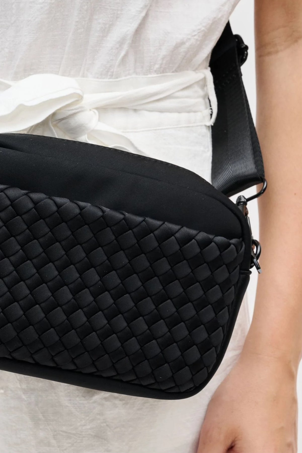 Sol And Selene Inspiration Woven Neoprene Bag | Black