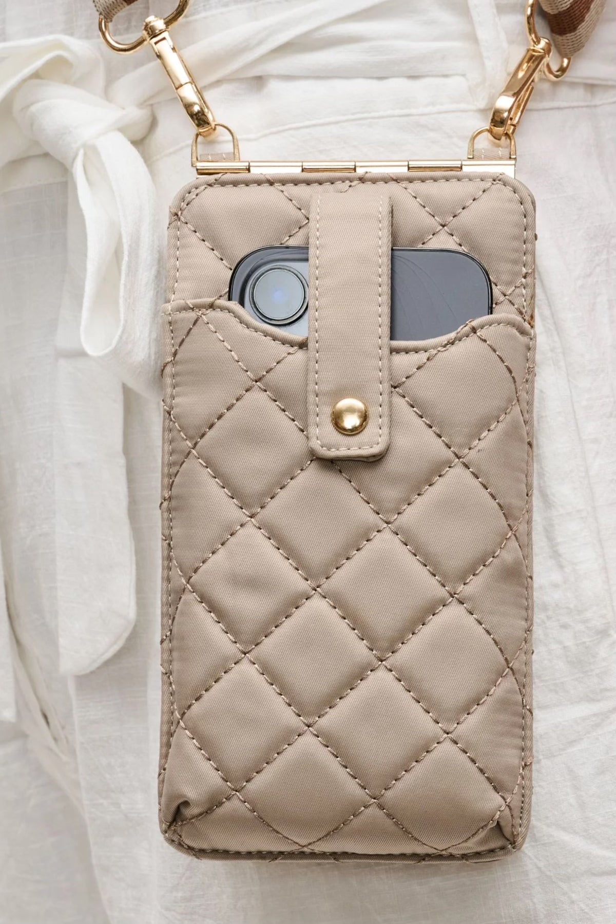 Sol And Selene Duality Quilted Cell Phone Cross Body Bag | Nude
