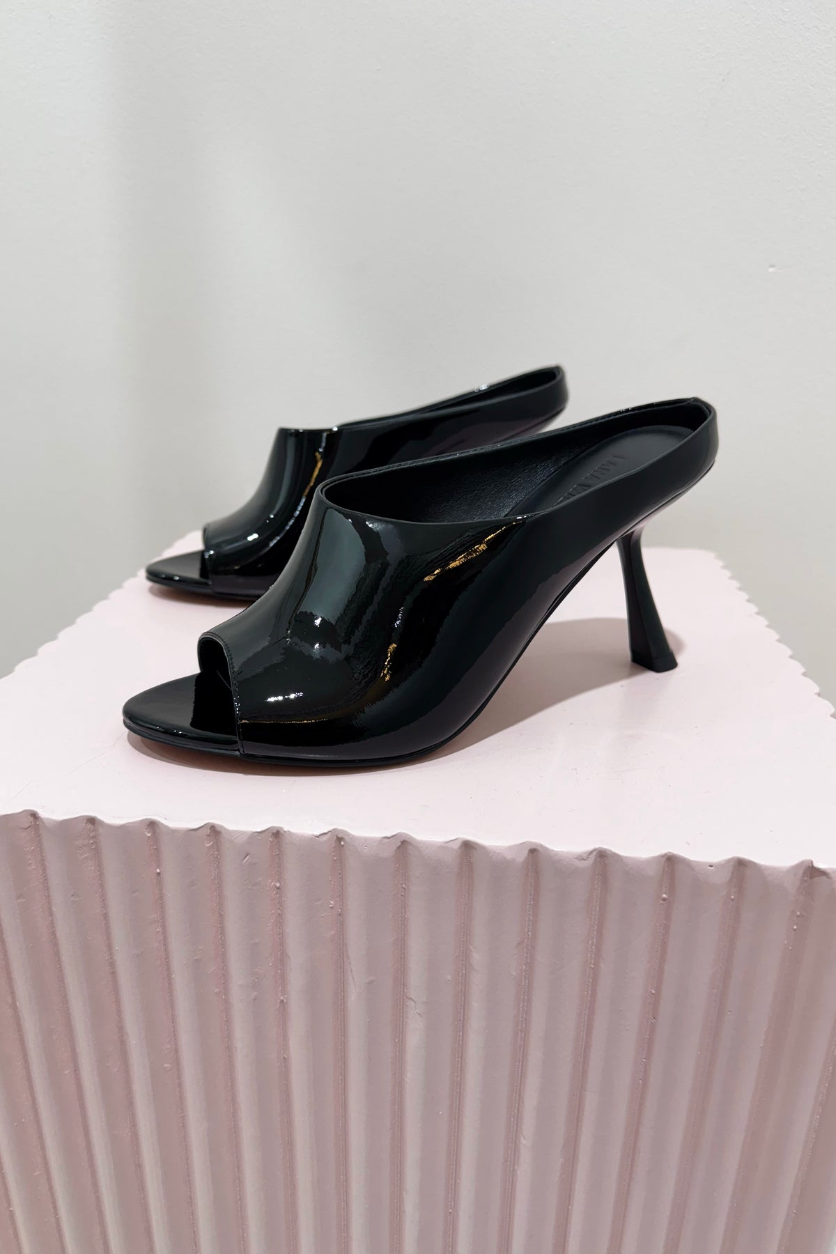 Lana Wilkinson Sloane Mule | Black Patent