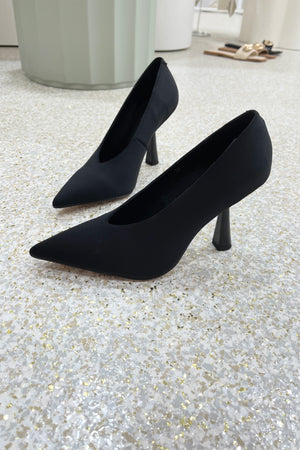 Alias Mae Josie Pump | Black Fabric