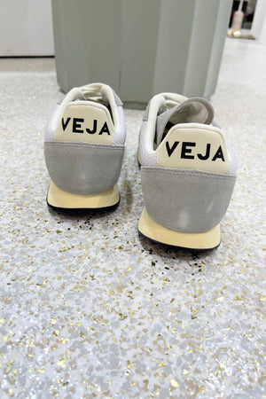 VEJA Rio Branco Alveomesh | Light Grey