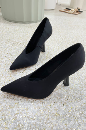 Alias Mae Josie Pump | Black Fabric