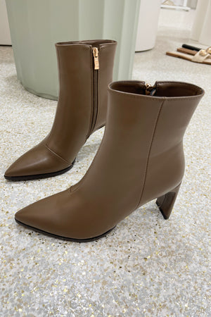 Billini Nancy Boot | Mocha