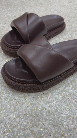Alias Mae Petra Slide | Chocolate