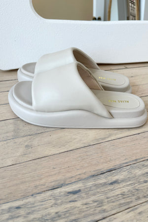 Alias Mae Thea Slide | Bone