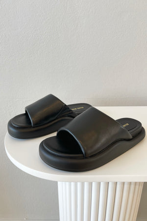 Alias Mae Thea Slide | Black