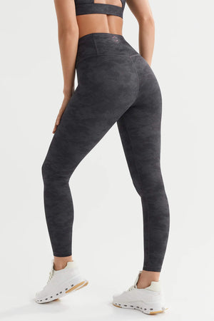 Lilybod Becca Legging | Black Stucco Camo