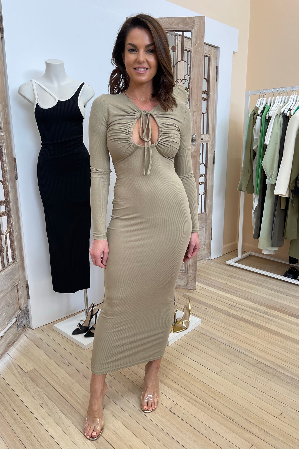 Bayse Brand Mardi Midi | Pale Khaki