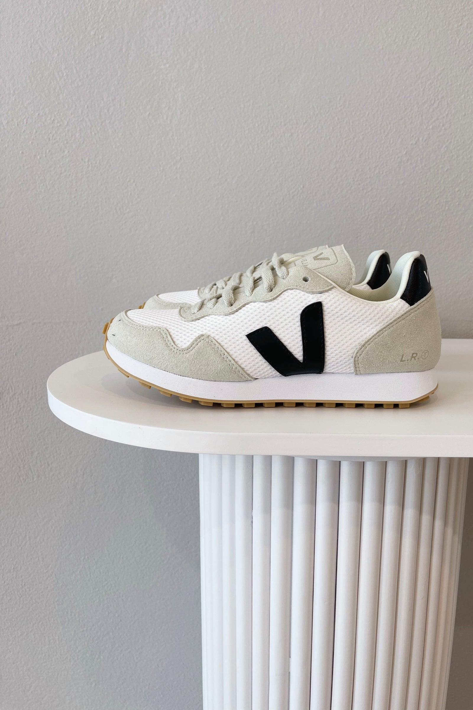 Veja SDU REC Alveomesh | White/Black/Natural || BEST SELLER / BACK IN STOCK