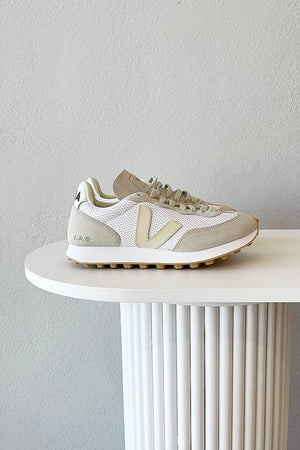 VEJA Rio Branco Alveomesh | White Pierre Natural BEST SELLER RESTOCKED