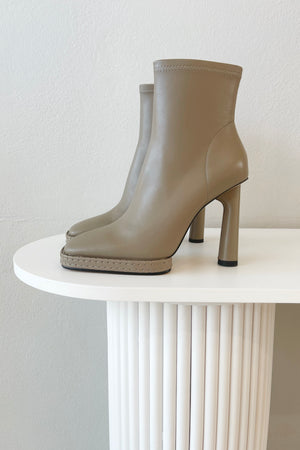 Alias Mae Gemma Boot | Taupe Soft Leather
