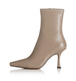 Alias Mae Carmen Boot In Taupe