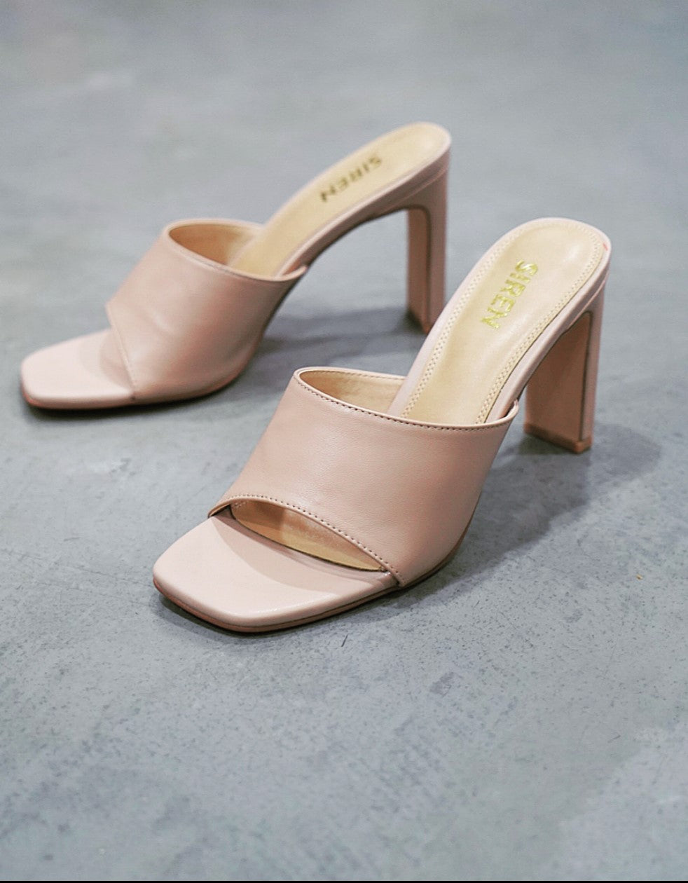 Siren Kallie Block Heel Mule Nude Leather